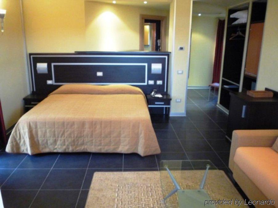Hotel Mediterraneo Stagno Zimmer foto