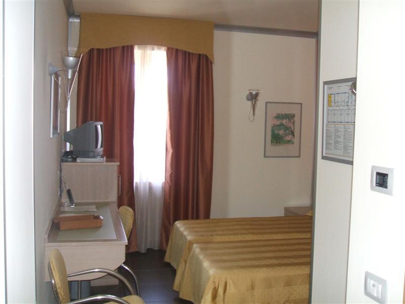 Hotel Mediterraneo Stagno Zimmer foto